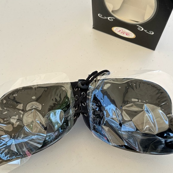 Women's Invisible Push-Up Bra - Picture 7 of 8